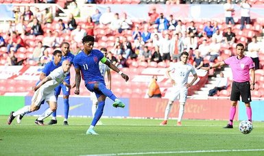 Rashford penalty gives England 1-0 win over Romania