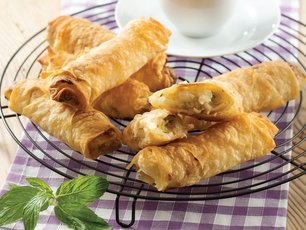 Pırasalı Peynirli Börek