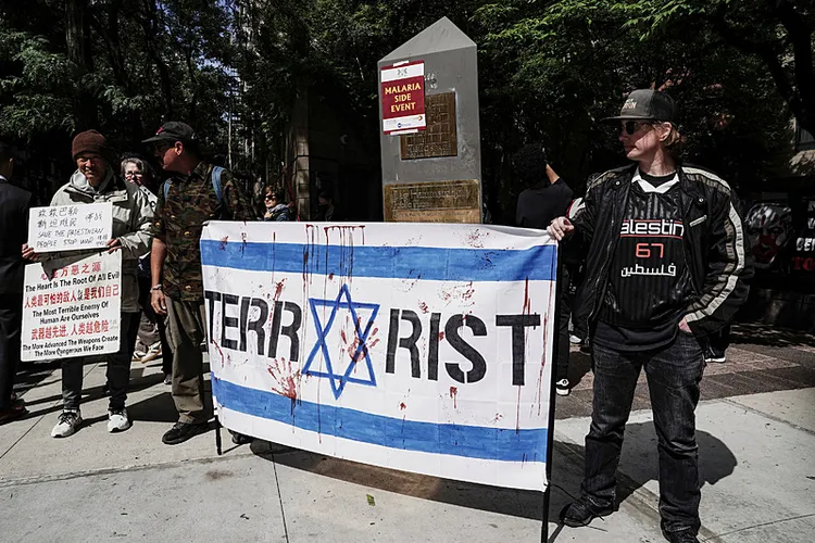 New York protesters demand Netanyahu face war crimes charges outside UN headquarters