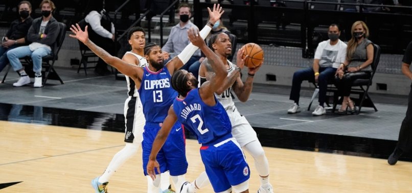 LEONARD, CLIPPERS DOMINATE SPURS FOR 3RD STRAIGHT VICTORY