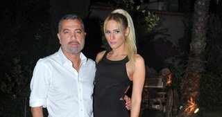 25 yaş küçük sevgilisiyle dünya evine girdi