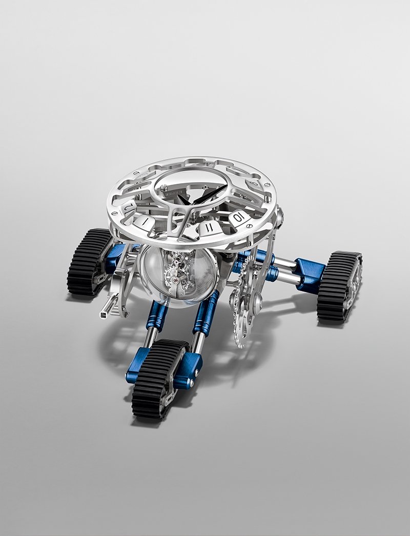 ZAMANI DÜŞÜNEN ROBOT