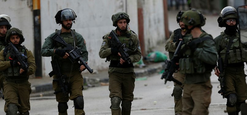 ISRAELI ARMY DETAINS 17 PALESTINIANS IN WEST BANK RAIDS