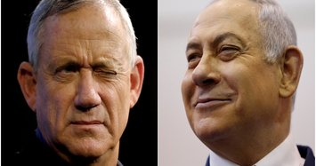 Israel's Netanyahu, rival Gantz sign unity government deal