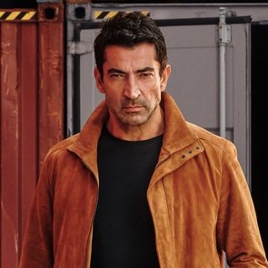 Kenan İmirzalıoğlu – Kimdir