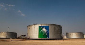 Saudi Arabia increases oil output to escalate price war
