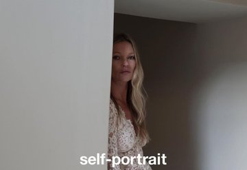 Kate Moss, Self-Portraitin Merceğinde