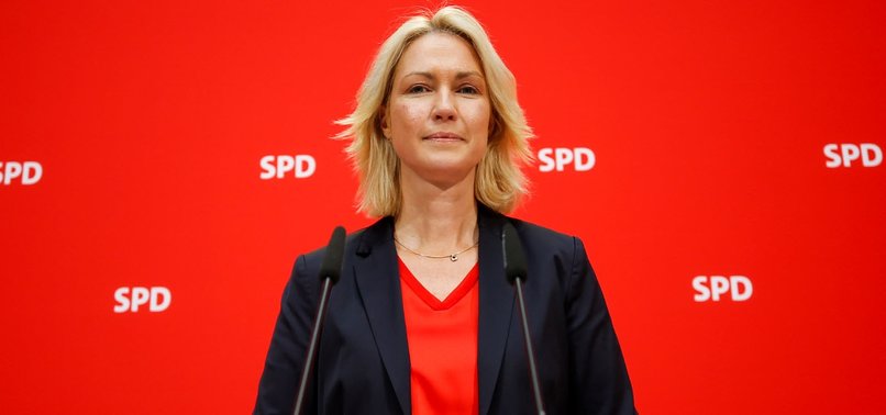 GERMANYS SPD LOOKS LEFT FOR ALTERNATIVES TO MERKEL COALITION