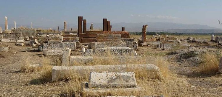 Van’da tarihi Selçuklu-Karakoyunlu Mezarlığı restore edilecek