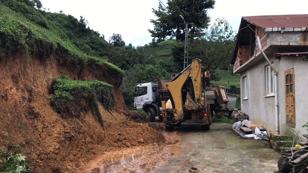 RİZE’DE HEYELAN