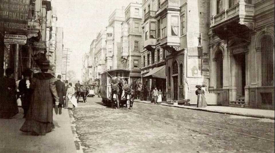 Dersaadet’te Beyoğlu