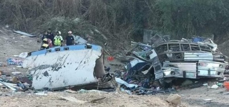 15 DEAD, 47 INJURED IN WESTERN MEXICO BUS CRASH