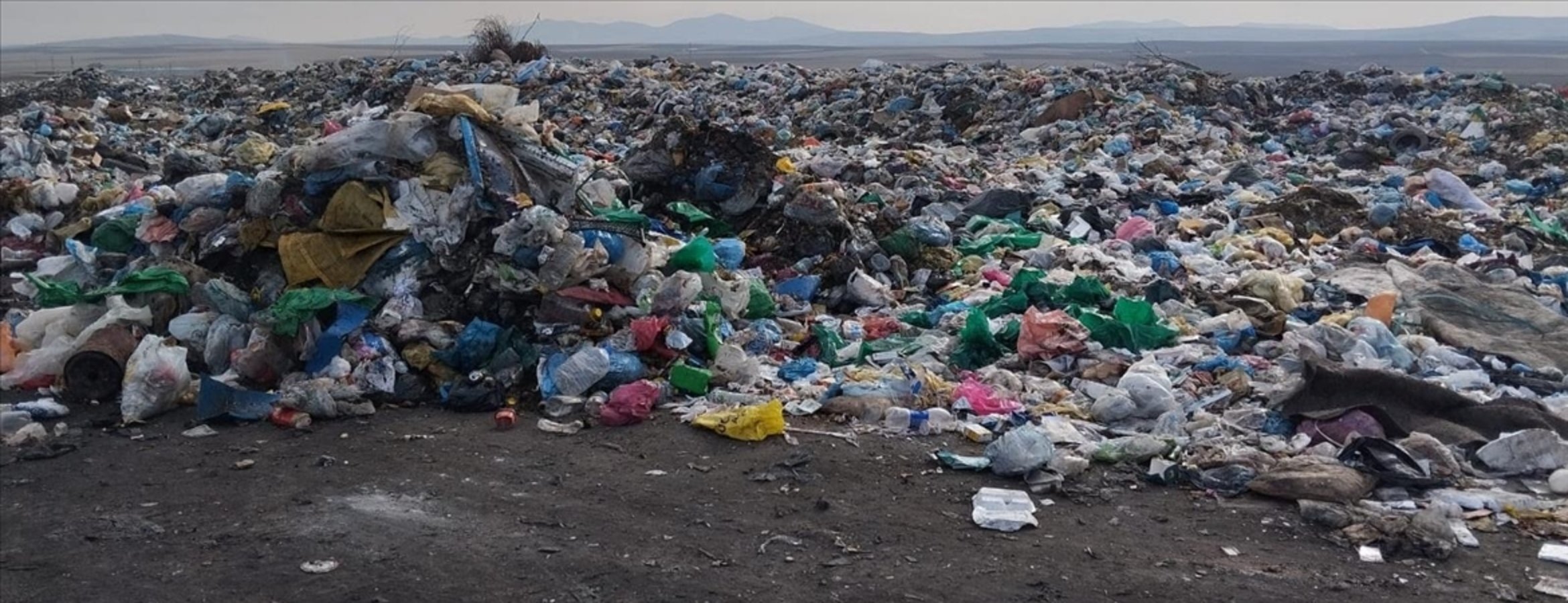 Açık çöp döküm sahaları ve hurdalıklarda mikroplastik kirliliği araştırıldı