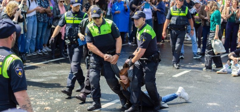 OVER 1,500 ARRESTED DURING CLIMATE PROTEST IN THE HAGUE