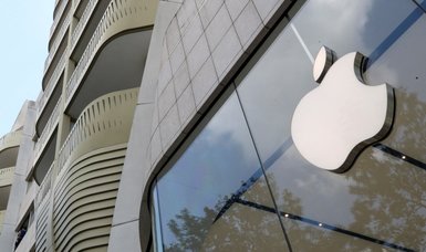 Apple sets new quarterly revenue record