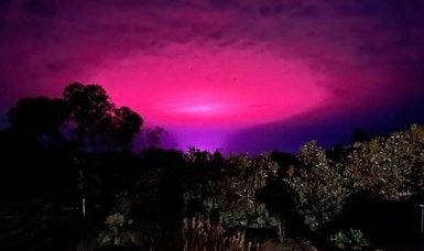 Pink sky in Australia: Northern lights or aliens?