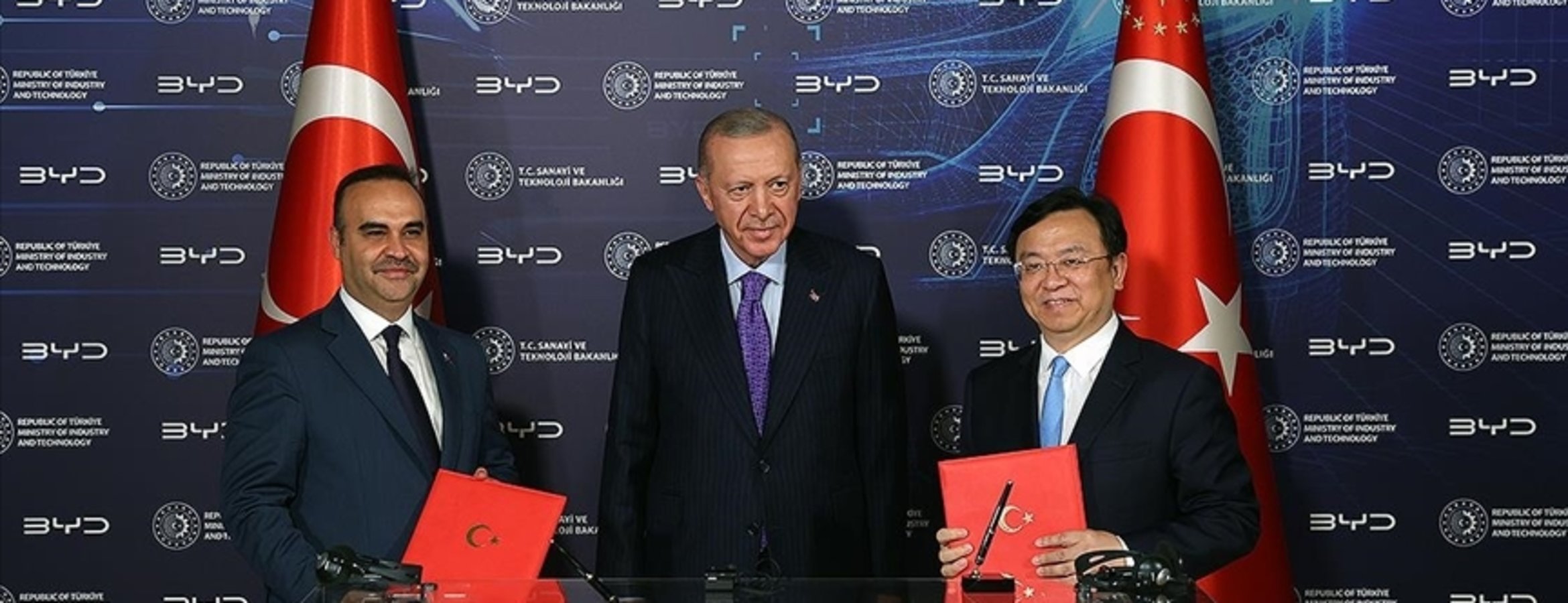 Dünyanın en büyük elektrikli araç üreticisi Çinli BYD’den Türkiye’ye dev yatırım