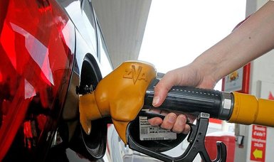 US gasoline prices retreat below $5 after crude oil dives 6%