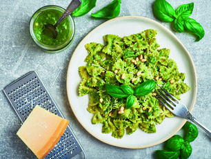 Pesto Soslu Kelebek Makarna