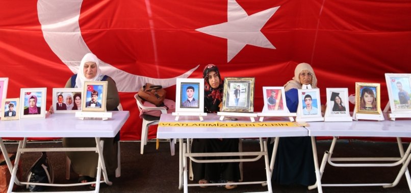 SIT-IN AGAINST TERROR GROUP PKK CONTINUES IN SE TURKEY