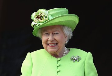 Kraliçe Elizabeth, halka Buckingham Sarayında piknik izni verdi