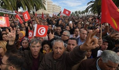 Tunisians protest over detained journalist