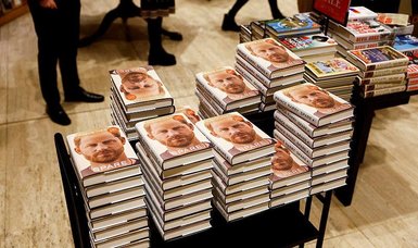 Prince Harry’s memoir ‘Spare’ released globally with high demand from customers