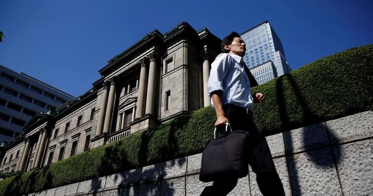 BoJ, yükselen enflasyona rağmen ultra düşük faiz oranlarını devam ettirdi