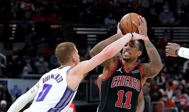 DeMar DeRozan pours in 38 to power Chicago Bulls past Sacramento Kings