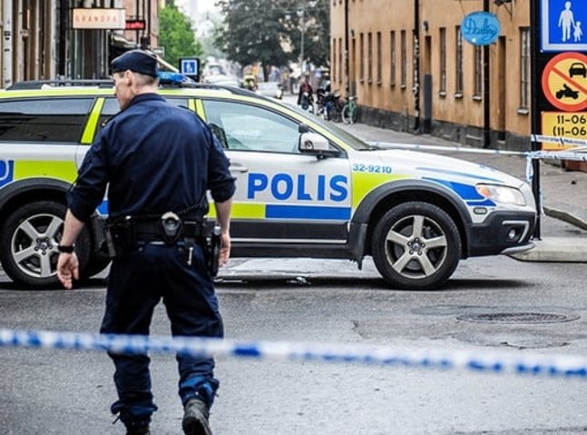 Swedish police make arrests in crackdown on violent gangs
