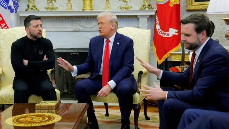 Trump ile Zelenskiy, Oval Ofis’te kameralar önünde tartıştı
