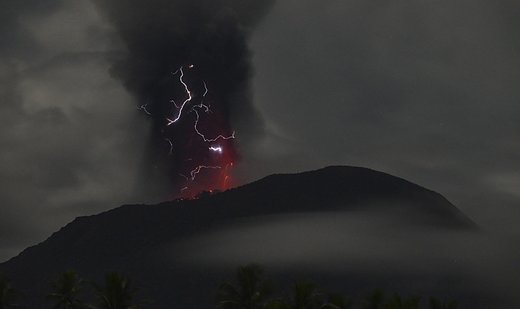 Fresh volcanic eruption triggers evacuation in Indonesia