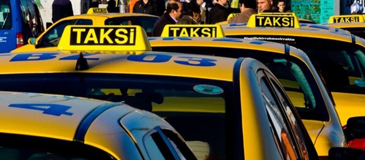 İstanbul’da taksiciler yeni tarife için taksimetre cihazlarını güncelliyor