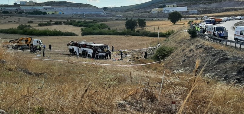 PASSENGER BUS CRASH CLAIMS 15 LIVES IN WESTERN TURKEY