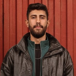 Ardıl Zümrüt – Kimdir