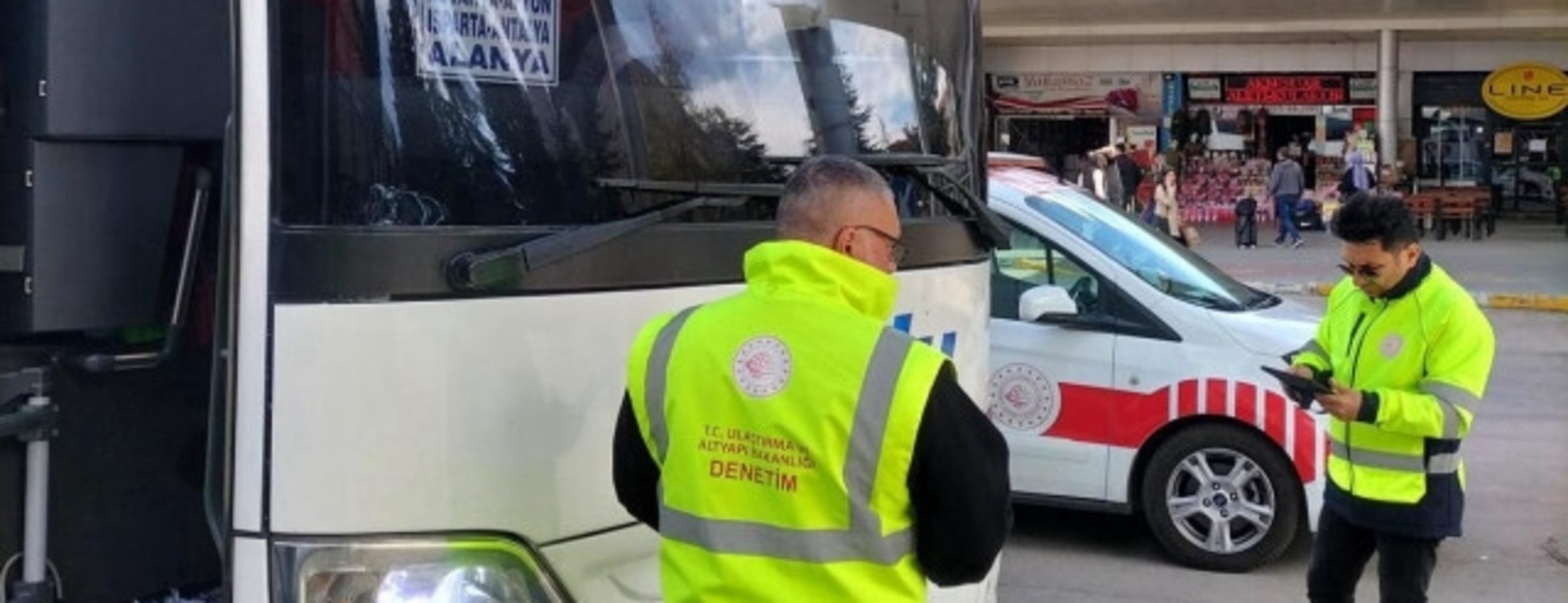Fahiş fiyatlarla bilet satan otobüs firmalarına 5,3 milyon lira ceza kesildi