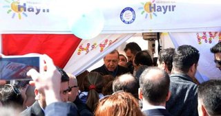 Cumhurbaşkanı Recep Tayyip Erdoğan ’Hayır’ çadırını ziyaret etti