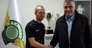 Daniel Larsson, Akhisar Belediyespor’a transfer oldu.