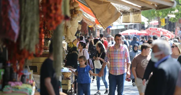 Yerli turist kesenin ağzını açtı! Seyahat başına harcama 7 bin 221 liraya çıktı