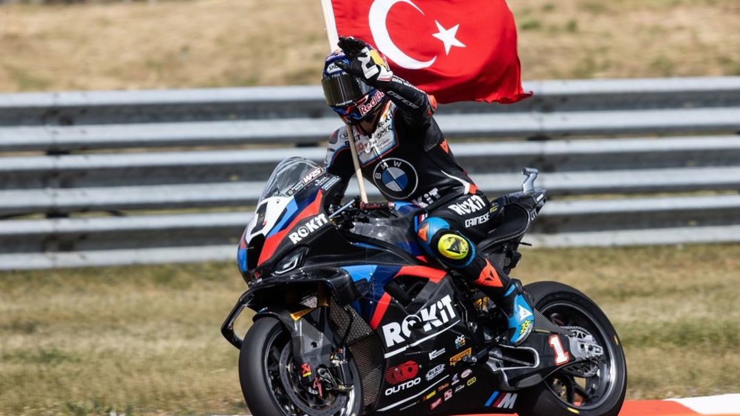 TOPRAK RAZGATLIOĞLU 3. KEZ ŞAMPİYON!