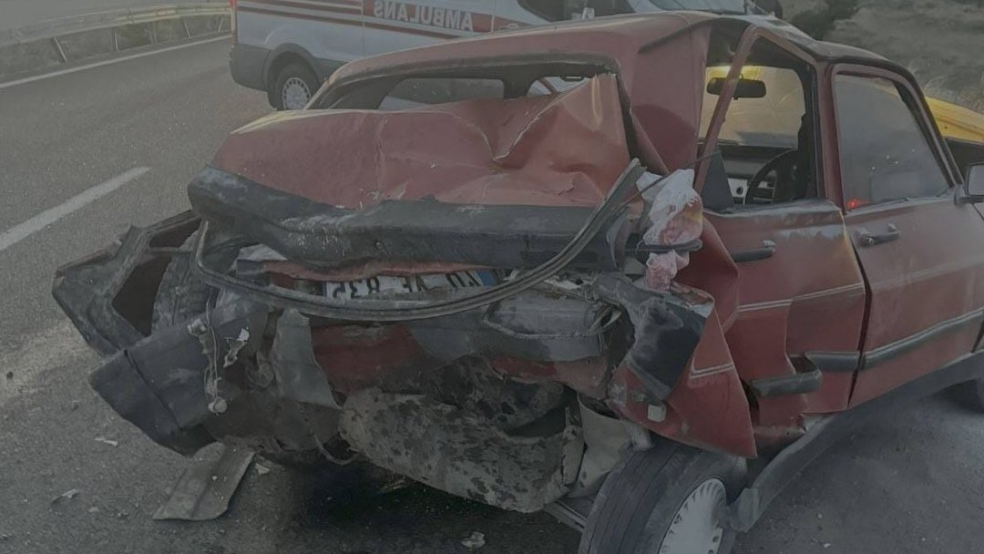 OTOMOBİL HURDAYA DÖNDÜ