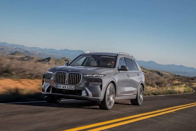 MAKYAJLI BMW X7 TANITILDI