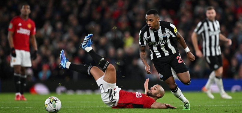 NEWCASTLE HAMMER MANCHESTER UNITED 3-0 IN CARABAO CUP