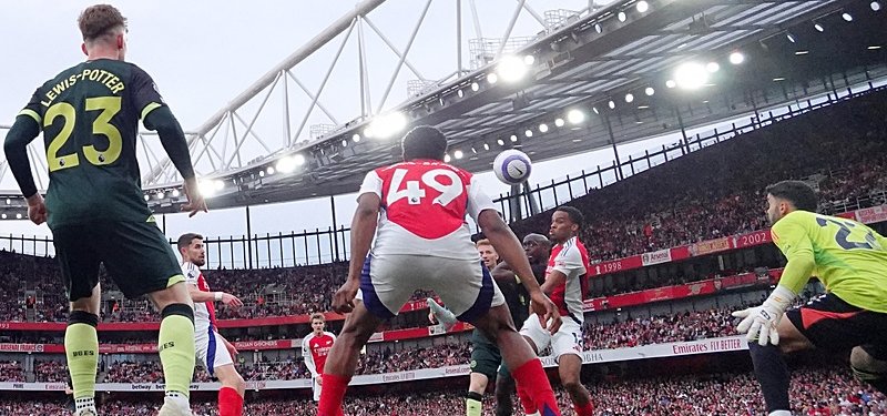 Arsenal held at home by Brentford to leave Liverpool closer to title