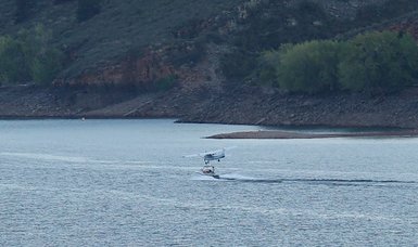 Small plane buzzes boaters in Colorado before crashing