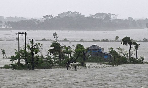 10 dead as Cyclone Remal batters Bangladesh, India