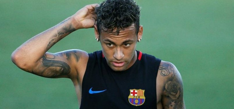 TRAINING SPAT HAS BARCA PALS ASKING NEYMAR TO STAY