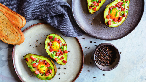 Fırında Pastırmalı Avokado