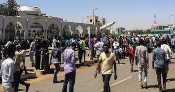 Sudanese protesters stage sit-in for Bashir's departure