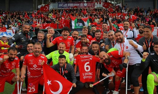 Turkish amputee football team protest Gaza massacres